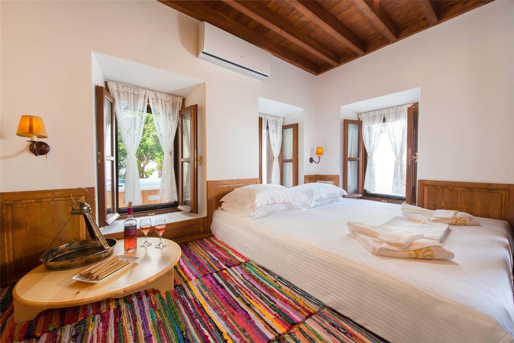 Villa Eftihia In Lindos Exteriör bild